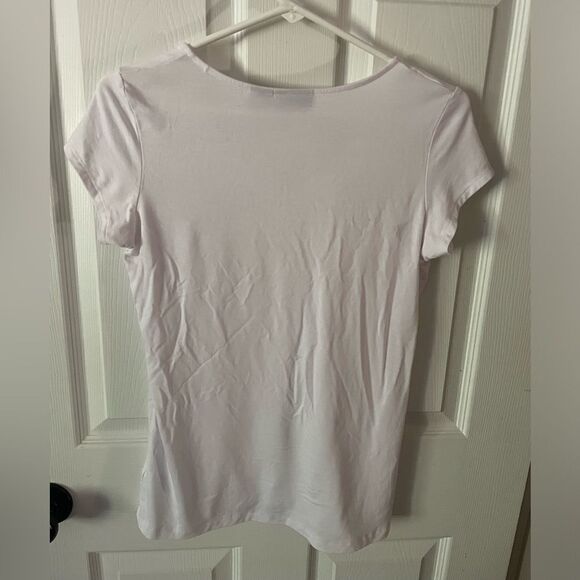 Tahari Women’s White V Neck Short Sleeve Tee Shirt Size Small - Picture 4 of 6